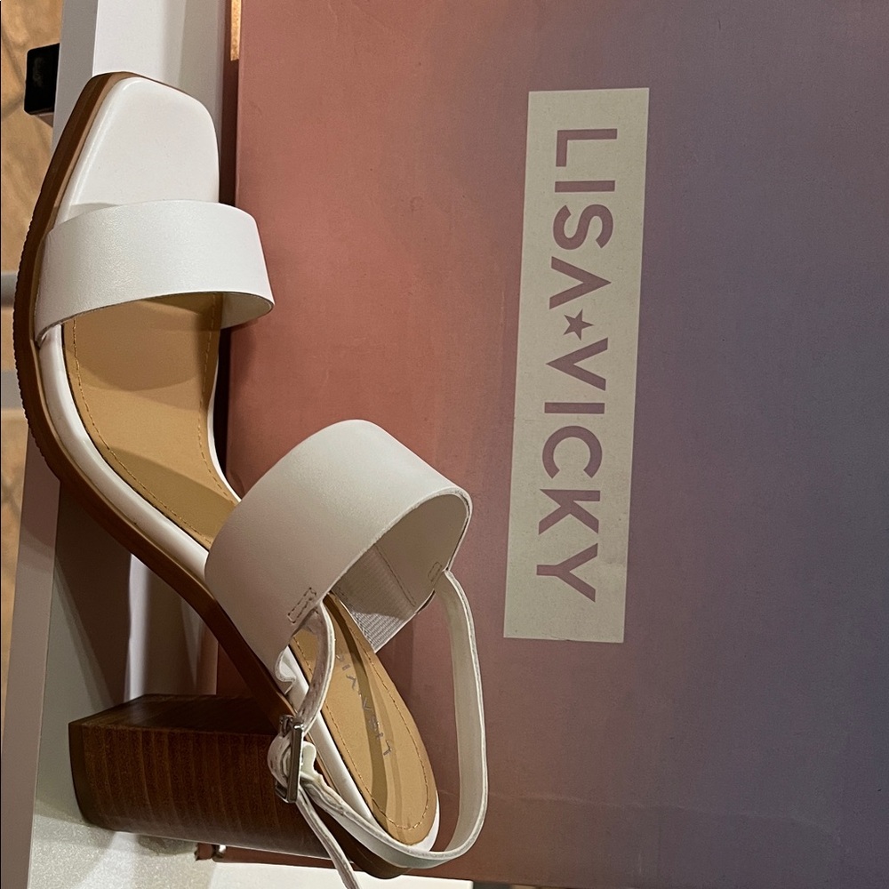 Lisa Vicky White Leather Sandals
